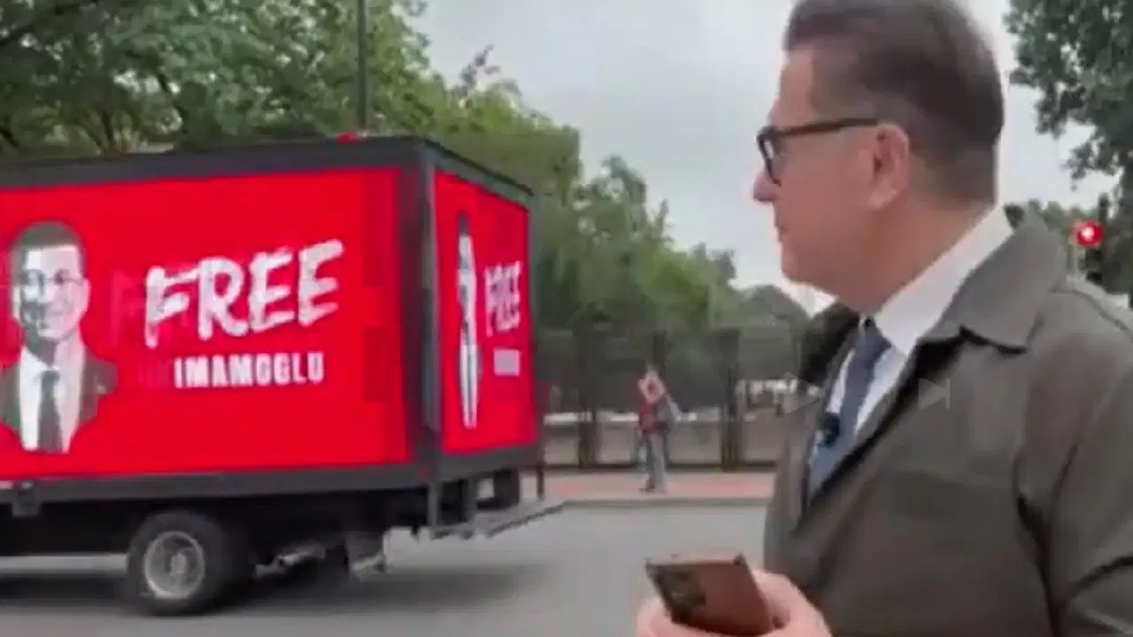 canli yayinda goruntulendi erdogana beyaz sarayda imamoglu soku G9IpseXX