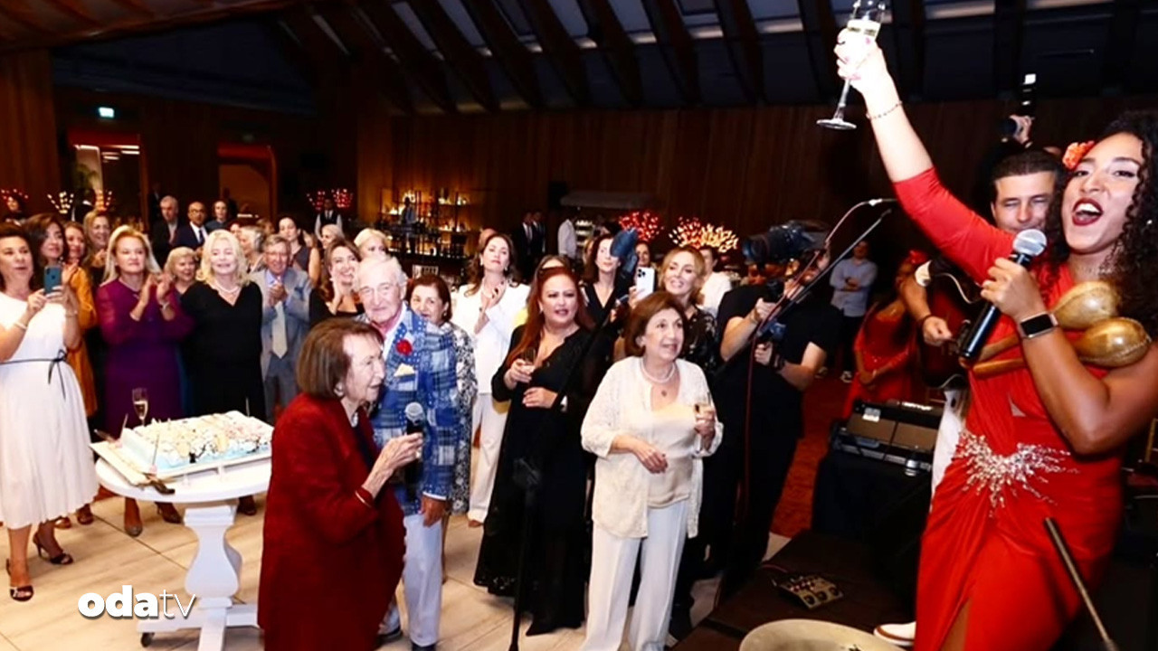 koc holdingden semahat arsele surpriz kutlama 8JIhrdJv