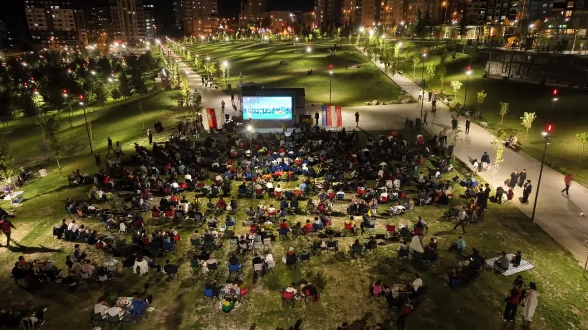 talasta yunanistan maci icin dev ekran kurulacak UWkFsNqP