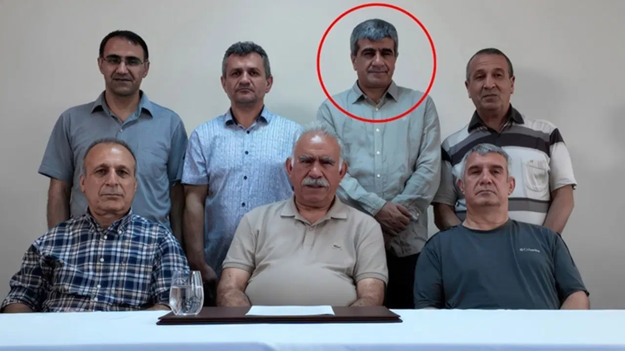 teroristbasi ocalan ile ayni karedeydi zeki bayhan imralidan izmire sevk edildi z1Ay5JVh