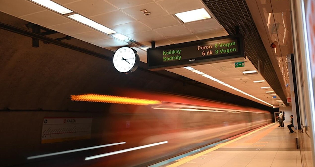 mahmutbey metro istasyonunda yangin panigi Ivb1xgeX