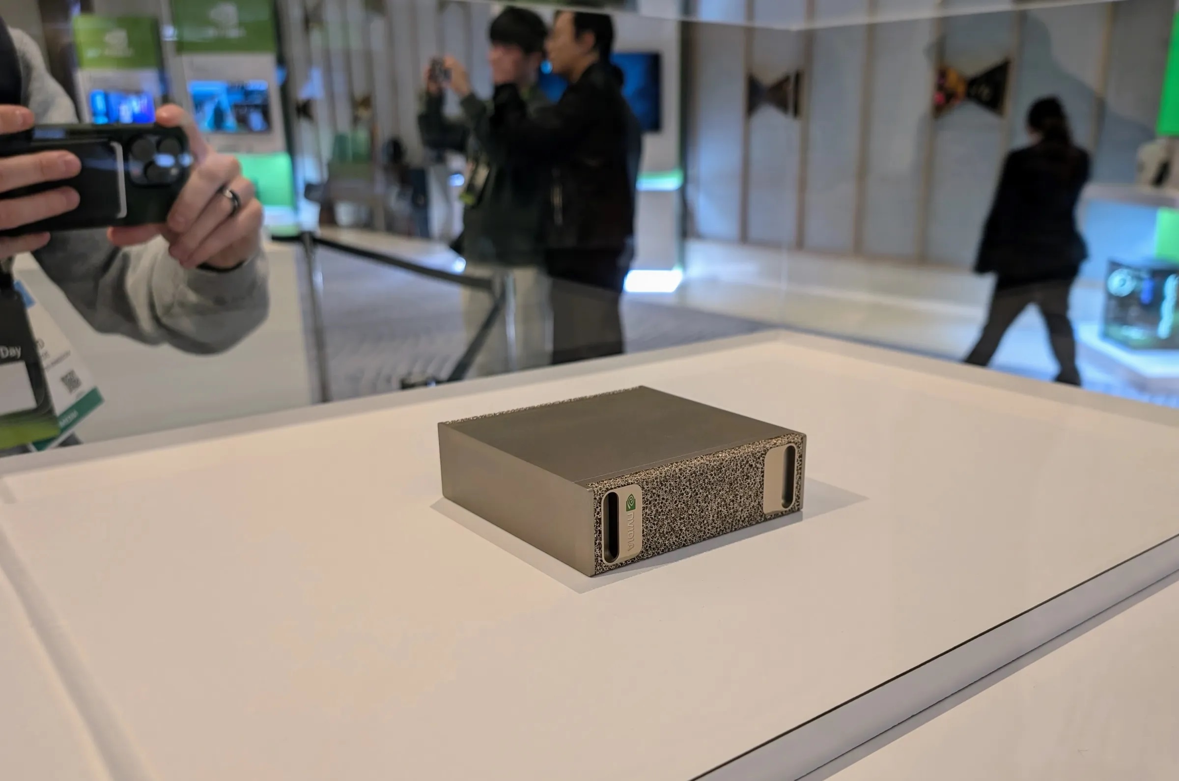 nvidia kisisel yapay zeka super bilgisayari sparki satisa sunuyor sPC94Gd5.jpg