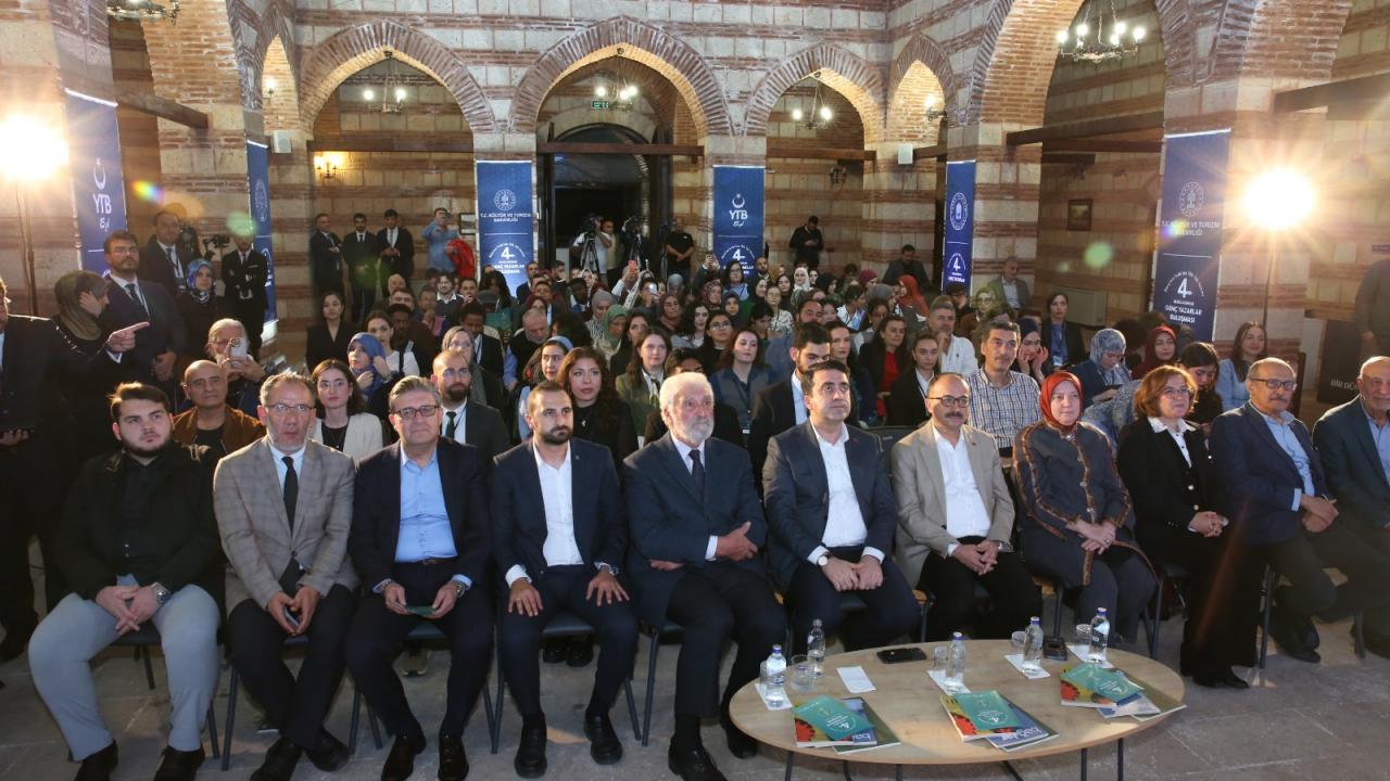 ytb dunya edebiyat odullerinde genc yazar bulusmasi 37 ulkeden yazarlar bir araya geldi VqJ1l1AN.jpeg