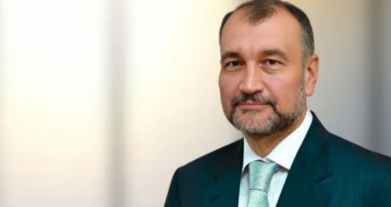 30 fabrikasını sattı, 7 milyar dolar borç ödedi