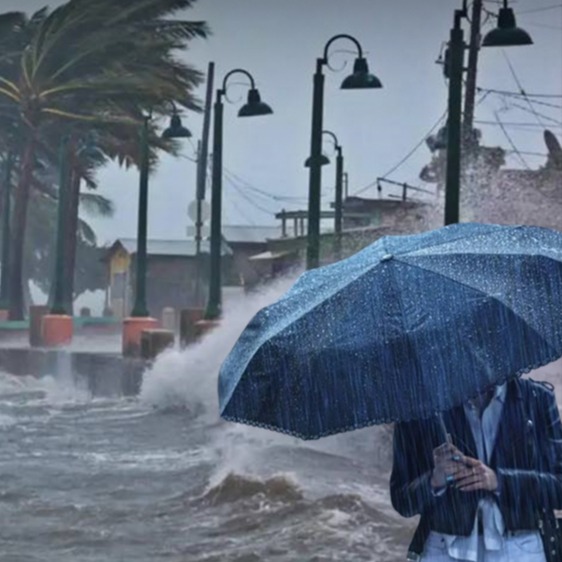 Darıca’da fırtınanın çatılarını uçurduğu 5 okulda eğitime 4 gün ara verildi