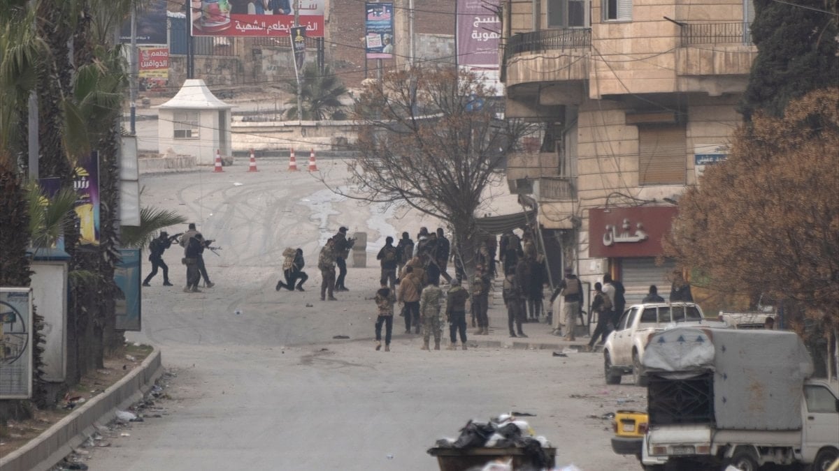 Halep’ten 142 bin kişi tahliye edildi