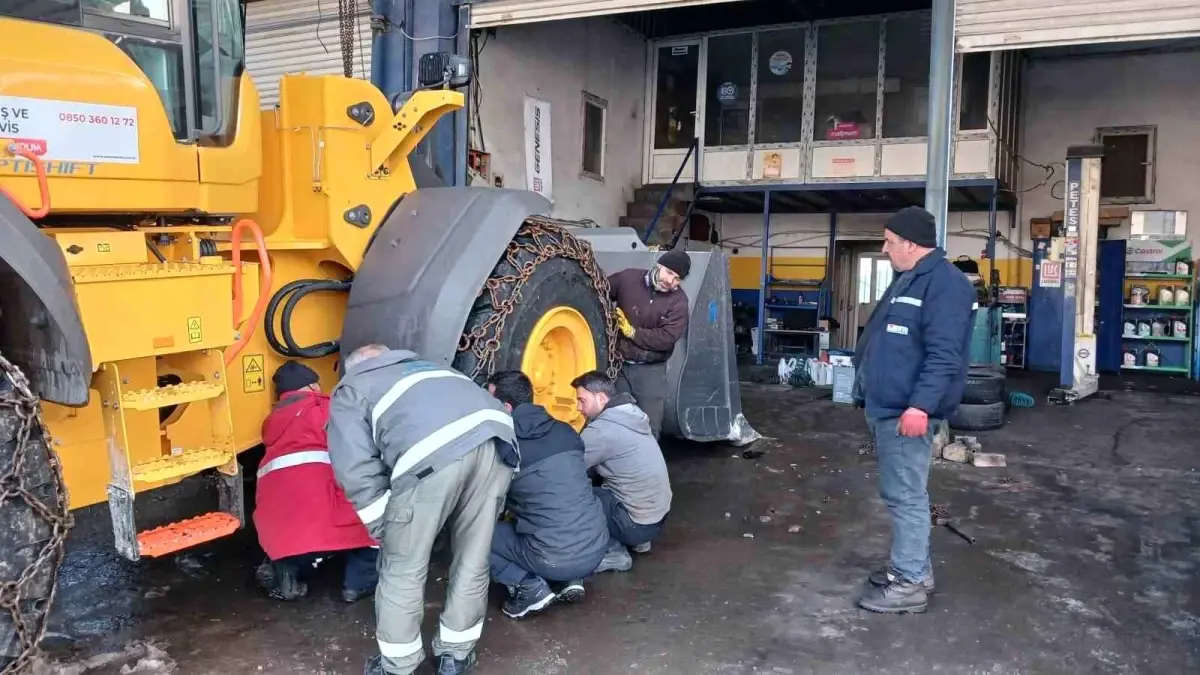 Kulp’ta Soğuk Hava Oto Tamircilerini Zorluyor