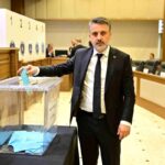 buyuksehirin-baskanvekili-61-oyla-sahin-biba-oldu-6c6KidK9