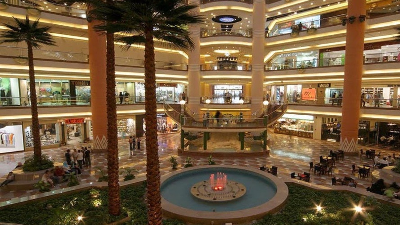 Mısır’da Erken Kapanma Kararı Son Buldu: Normal Çalışma Saatlerine Dönüş