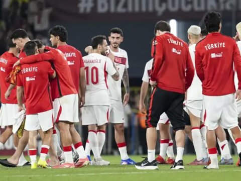 Galatasaray milli futbolcuyu transfer etmek istiyordu takimda tutacaklar AKPq1Jdt